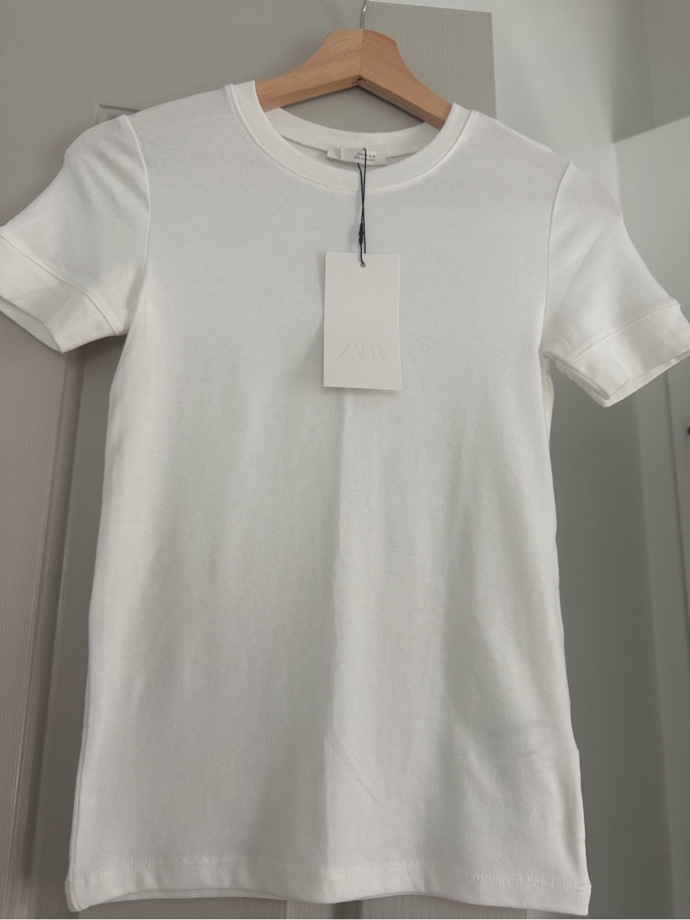 Zara White Short Sleeve Crewneck Tee
